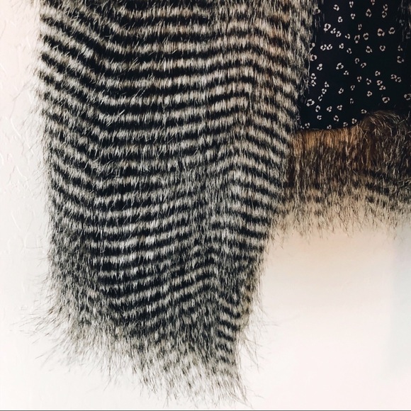 Faux Fur Vest Animal Print Open Front Layering Piece Women’s Size Small - Picture 4 of 8